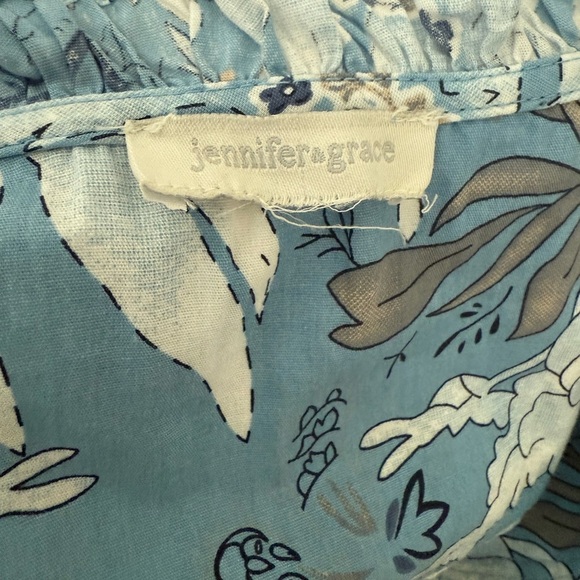 Jennifer & Grace Ruffled Floral Tie Front Blue and White Blouse Size Large - Picture 6 of 8